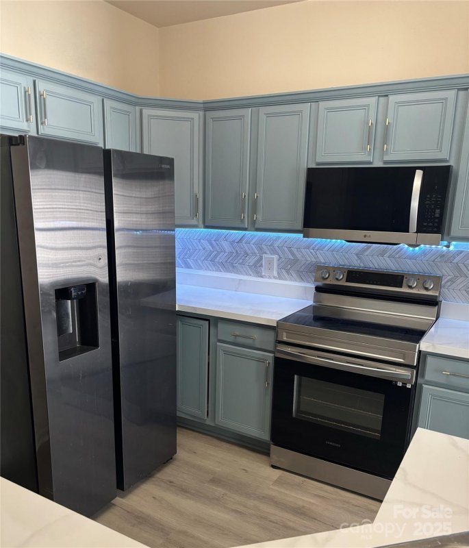 Property image 5 of 8259 Carob Tree Lane in Kingstree, Charlotte, NC 28215