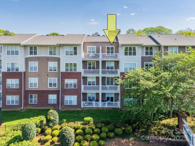 1000 E Woodlawn Road