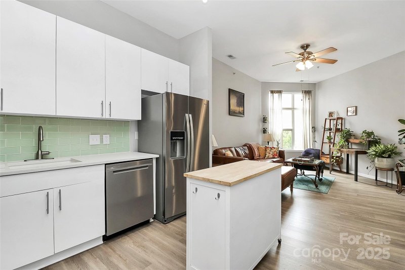 Property image 2 at 2125 Southend Drive, Charlotte, NC 28203