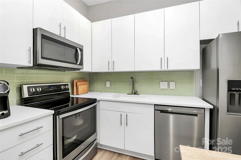 Property image 4 at 2125 Southend Drive, Charlotte, NC 28203