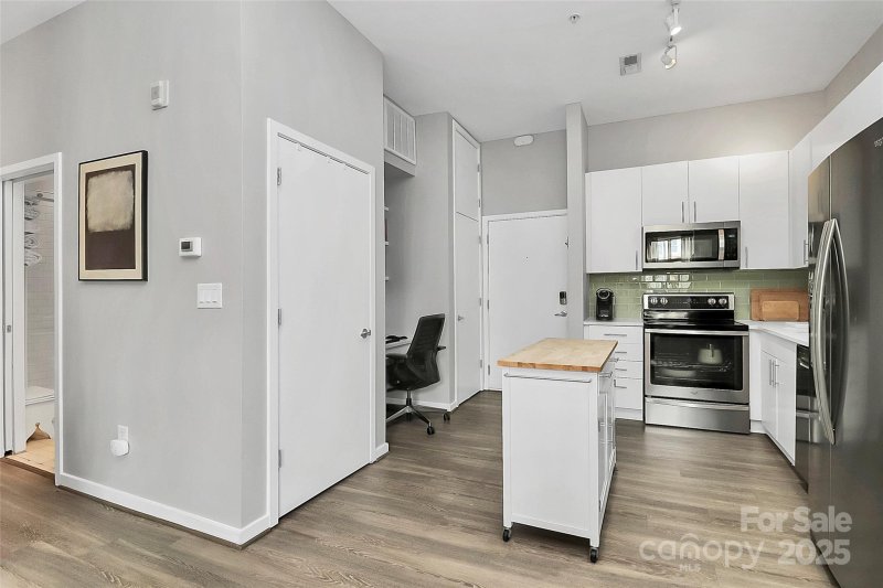 Property image 5 at 2125 Southend Drive, Charlotte, NC 28203