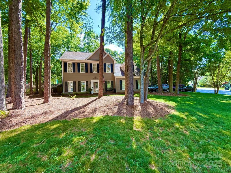 Property image 3 at 2600 Kirkholm Drive, Matthews, NC 28105