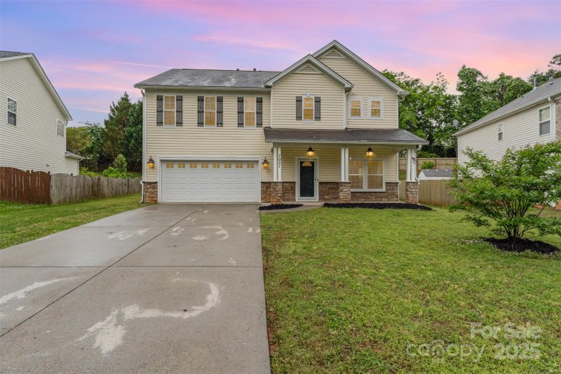 7031 Woodbridge Valley Circle