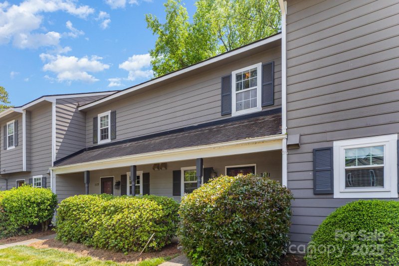 Property image 2 of 3131 Heathstead Place in Heathstead, Charlotte, NC 28210