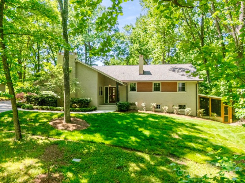 Property image 2 at 5719 Doncaster Drive, Charlotte, NC 28211