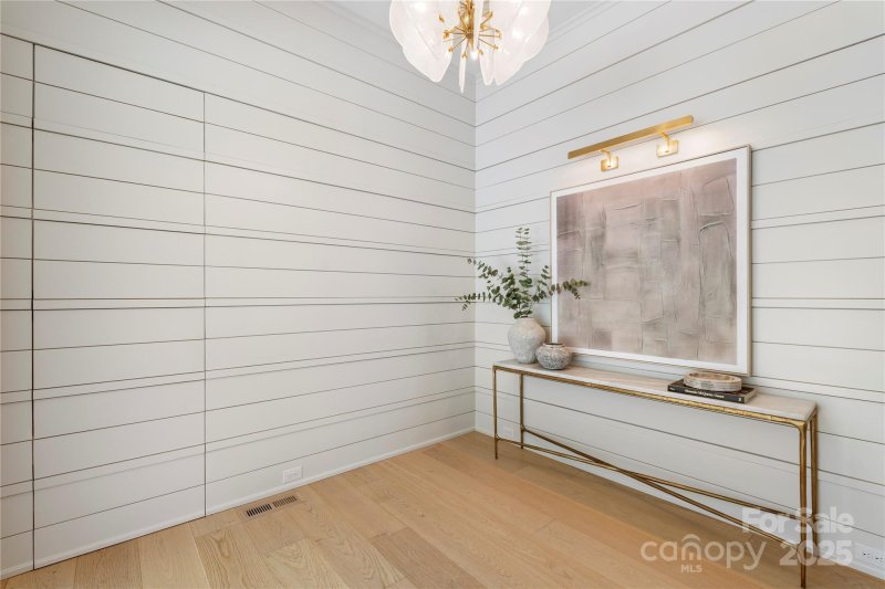 Property image 5 of 1719 Shoreham Drive in Myers Park, Charlotte, NC 28211