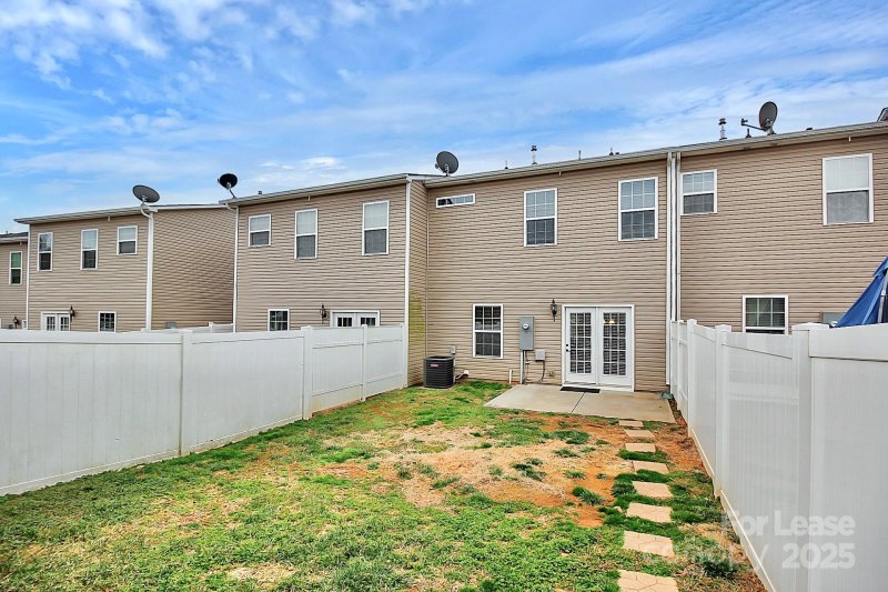 Property image 4 at 6826 Colonial Garden Drive, Huntersville, NC 28078