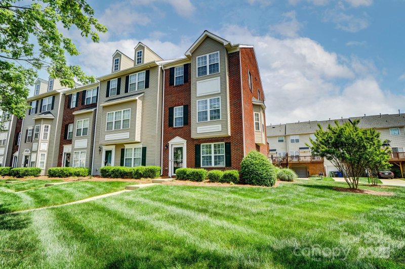 Property image 2 at 9204 Washam Potts Road, Cornelius, NC 28031