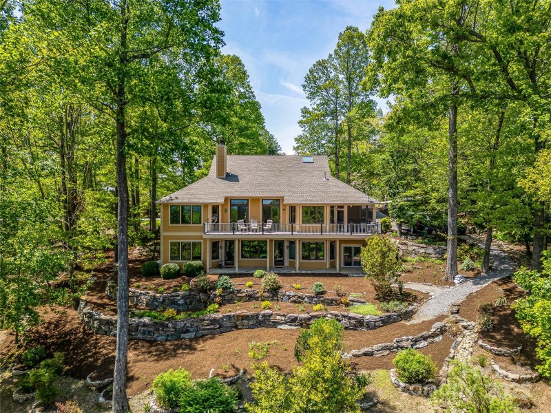 Property image 2 at 543 Hagen Drive, Hendersonville, NC 28739