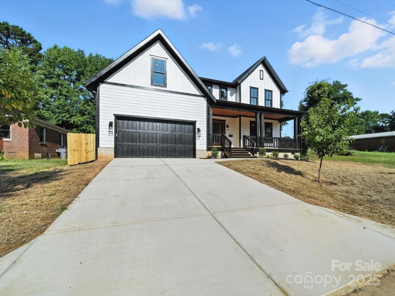 Property image 2 of 1807 Kennesaw Drive in Lincoln Heights, Charlotte, NC 28216