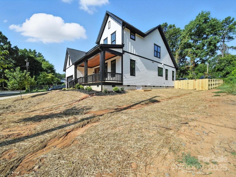 Property image 3 of 1807 Kennesaw Drive in Lincoln Heights, Charlotte, NC 28216