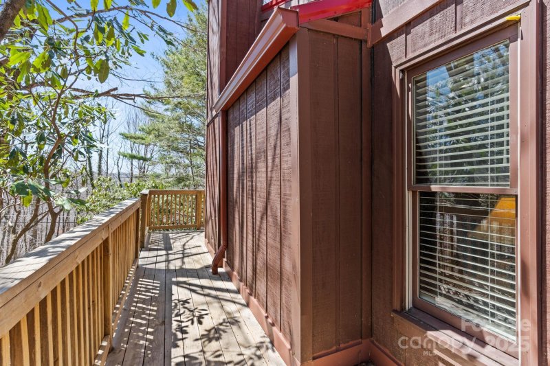 Property image 4 of 135 Clubhouse Road in Grassy Gap Golf Course, Beech Mountain, NC 28604