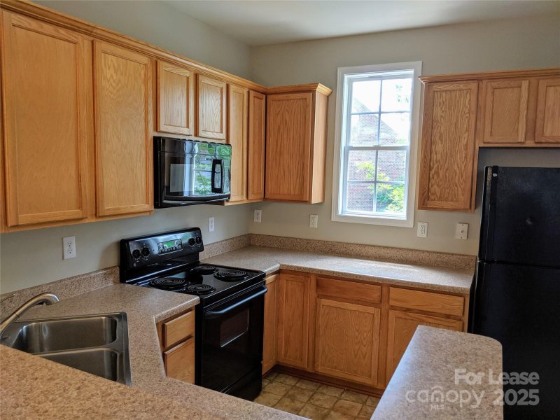 Property image 4 at 116 Town Center Drive, Mooresville, NC 28117