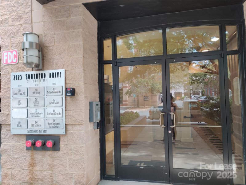 Property image 2 at 2125 South End Drive, Charlotte, NC 28203