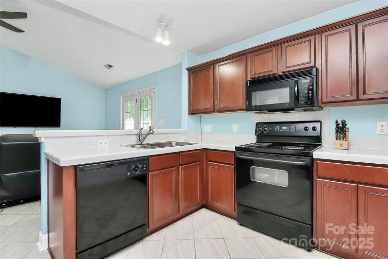 Property image 5 at 9212 Scotts Elm Court, Charlotte, NC 28215