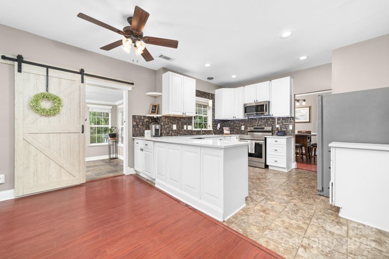 Property image 5 at 1916 Pine Mountain Road, Charlotte, NC 28214