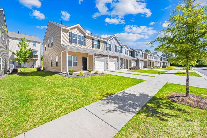 Property image 2 at 16040 Simril Court, Charlotte, NC 28278