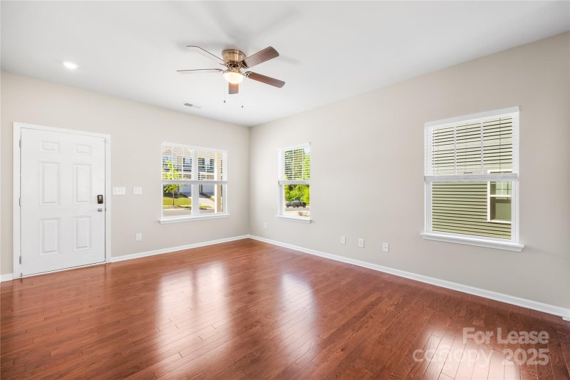 Property image 3 at 16040 Simril Court, Charlotte, NC 28278