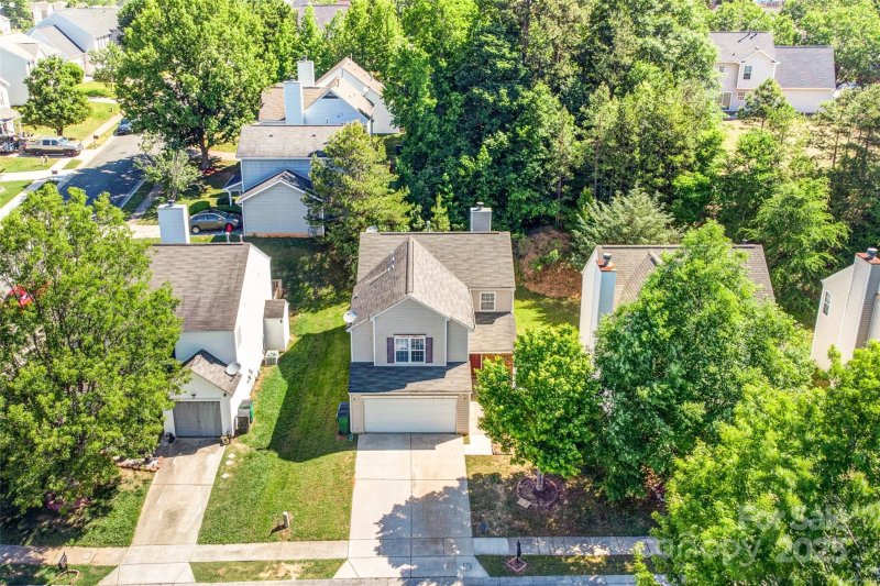 Property image 4 at 10330 Seedling Lane, Charlotte, NC 28214