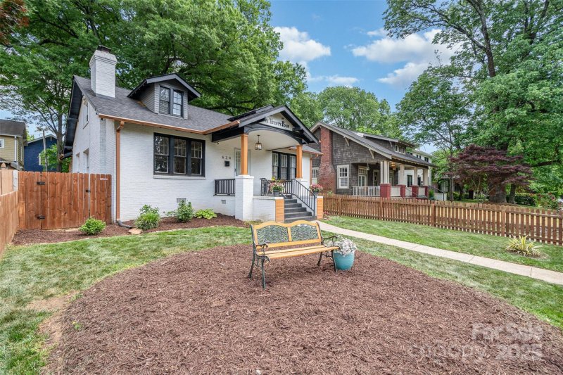 Property image 4 at 624 Oakland Avenue, Charlotte, NC 28204