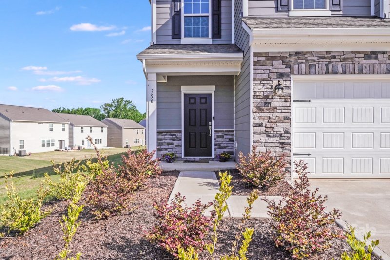 Property image 3 of 356 Runner Stone Lane in Elizabeth, Fort Mill, SC 29715