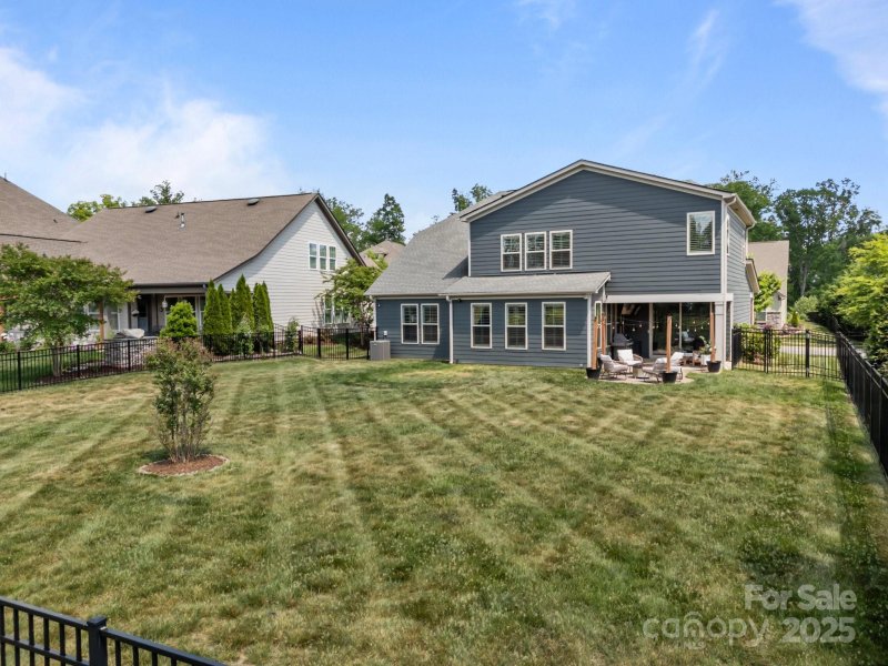 Property image 2 at 17513 Julees Walk Lane, Davidson, NC 28036