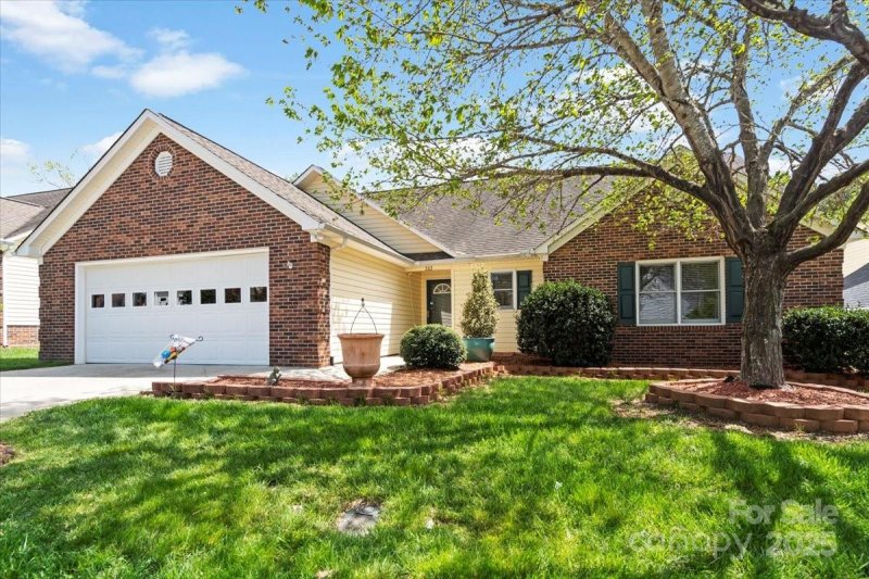 Property image 3 at 202 Pond View Drive, Salisbury, NC 28147