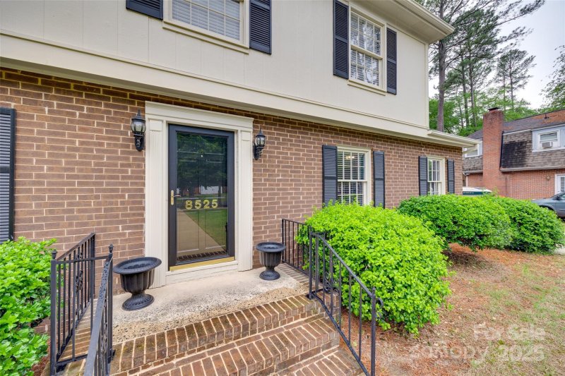 Property image 3 at 8525 Castlekeep Road, Charlotte, NC 28226