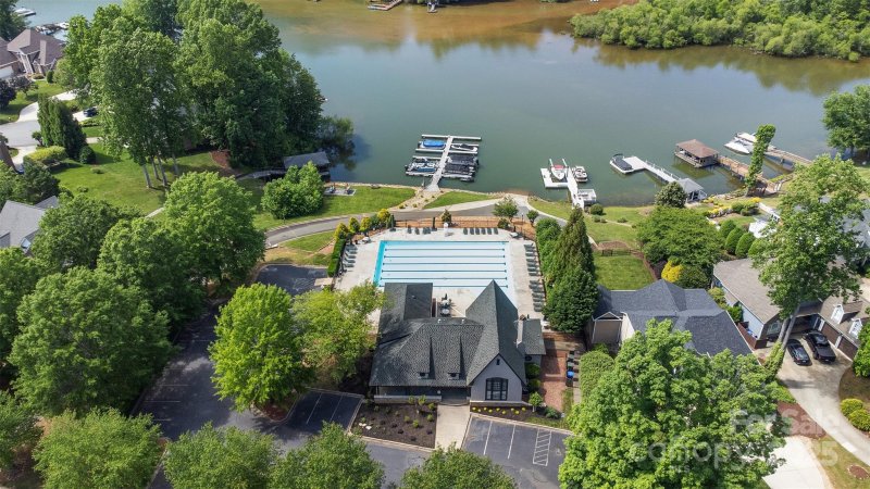 Property image 2 of 111 Wilton Place in Winslow Bay, Mooresville, NC 28117