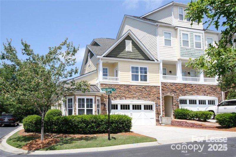 405 Halyard Lane