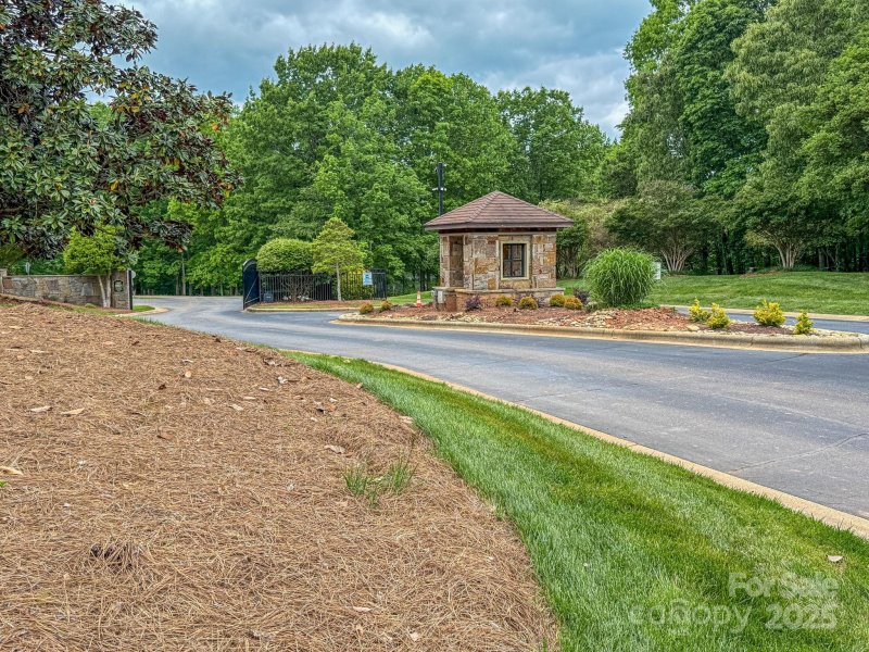 Property image 2 at 204 S Harbor Watch Drive, Statesville, NC 28677