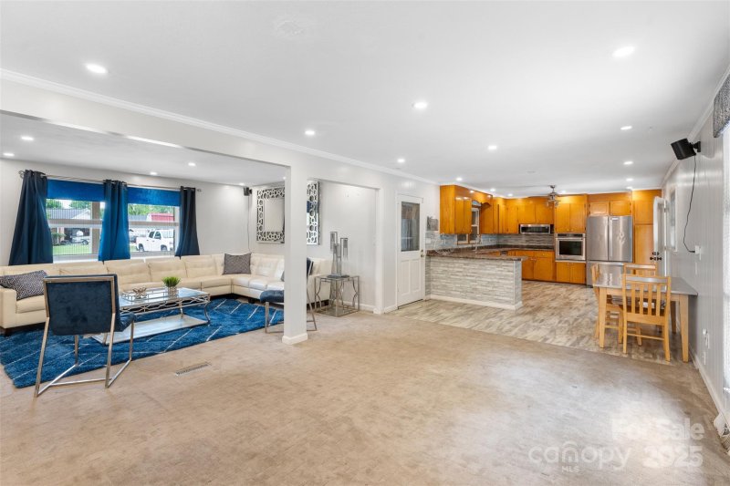 Property image 5 of 213 Lakeview Drive in Valhalla, Harrisburg, NC 28075