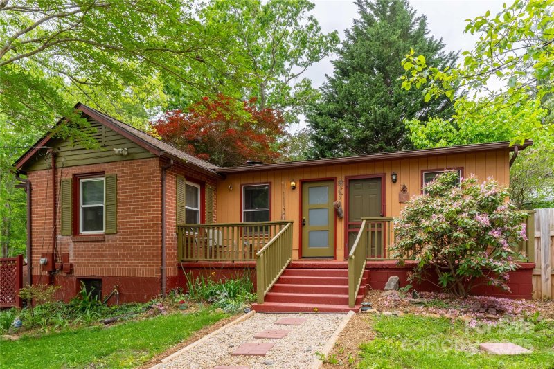 100 Park Ridge Avenue