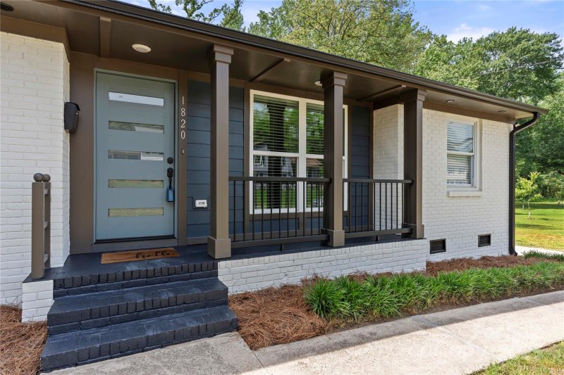 Property image 3 at 1820 Shannonhouse Drive, Charlotte, NC 28215