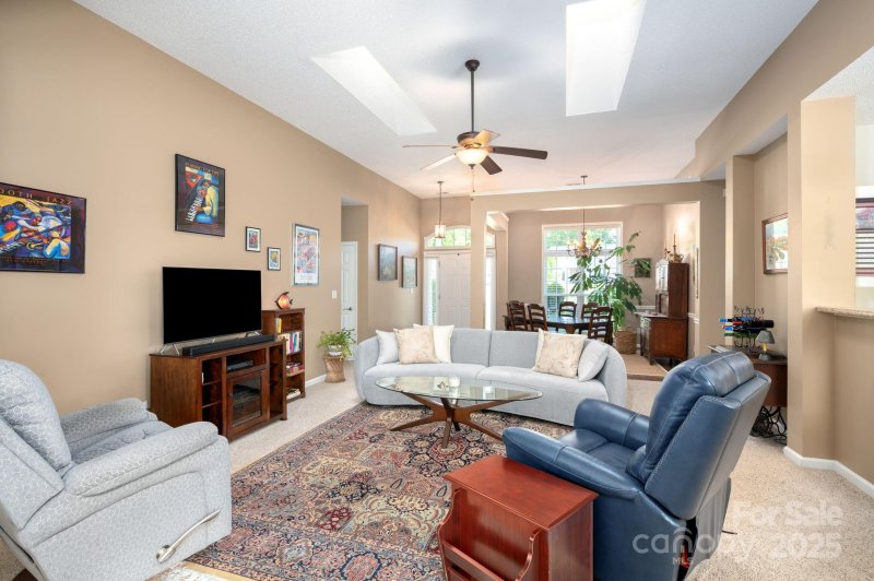 Property image 5 of 102 W Farm Creek Drive in Crowell Farms, Asheville, NC 28806