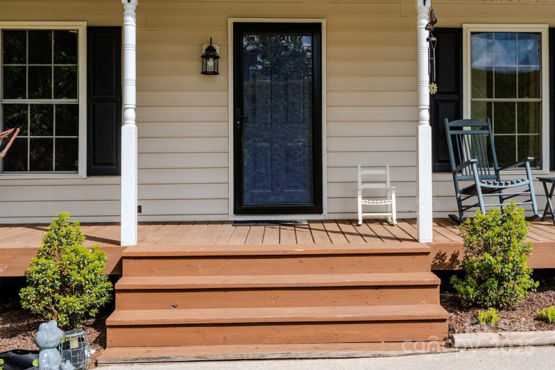 Property image 2 of 76 Overlook Pointe Drive in Spruce Pine Heights, Spruce Pine, NC 28777