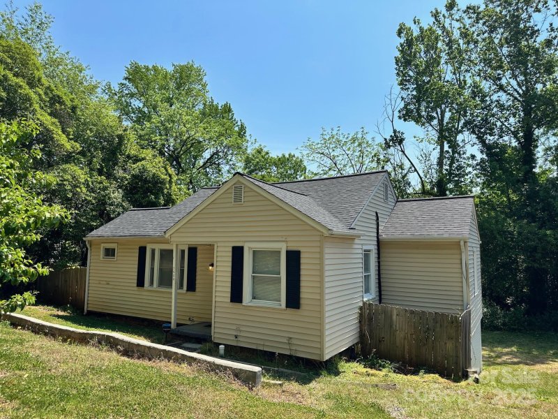 2434 Columbus Circle