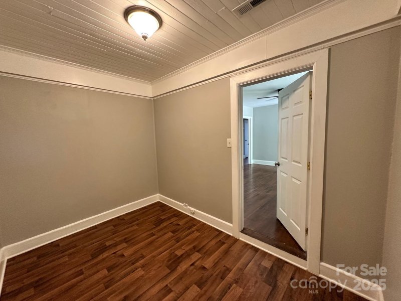 Property image 3 at 2434 Columbus Circle, Charlotte, NC 28208