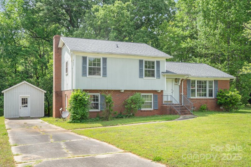 Property image 4 at 7106 Marlbrook Drive, Charlotte, NC 28212