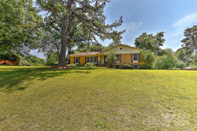 Property image 3 at 385 Gum Branch Road, Charlotte, NC 28214