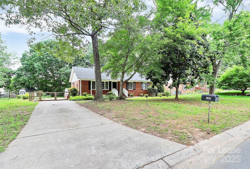 Property image 2 at 600 Deer Creek Drive, Matthews, NC 28105