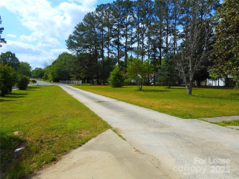 Property image 4 at 733 Catawba Circle, Matthews, NC 28104