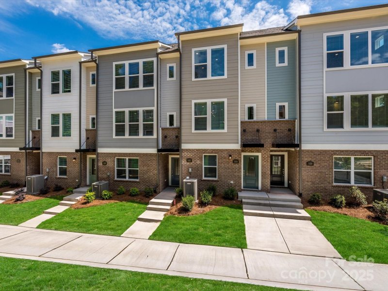 Property image 3 at 1116 Bismuth Lane, Charlotte, NC 28211