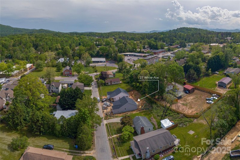 Property image 2 at 27 White Avenue, Asheville, NC 28803