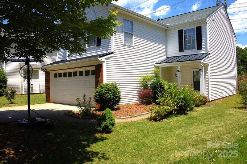 Property image 3 at 6614 Wicked Oak Lane, Charlotte, NC 28216