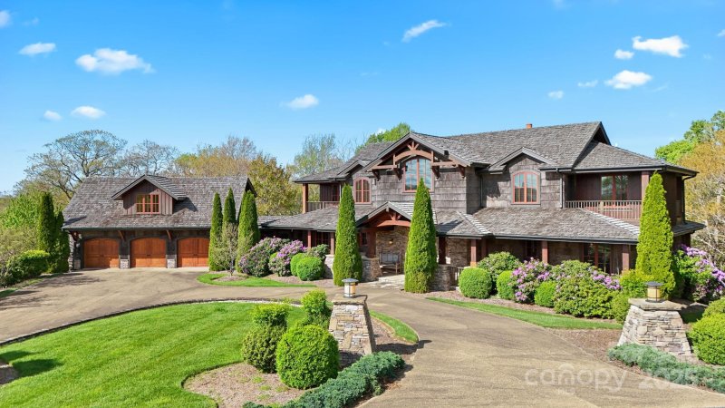 Property image 4 of 693 Thunderhill Trail in Firethorn, Blowing Rock, NC 28605