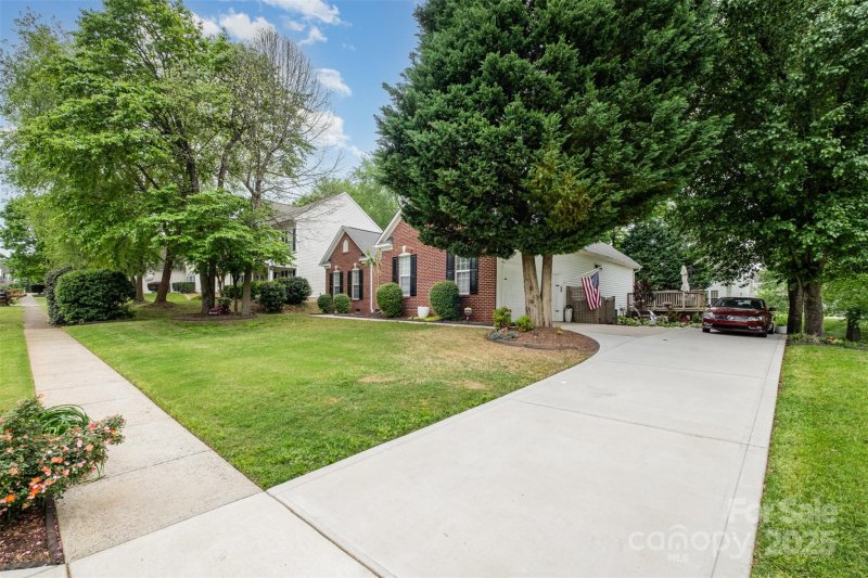 Property image 4 at 10011 Spring Park Drive, Charlotte, NC 28269