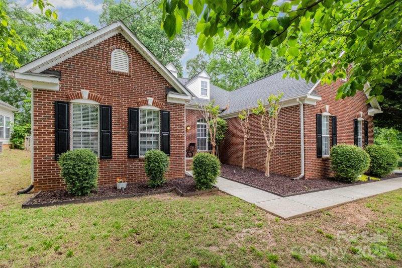 Property image 5 at 10011 Spring Park Drive, Charlotte, NC 28269