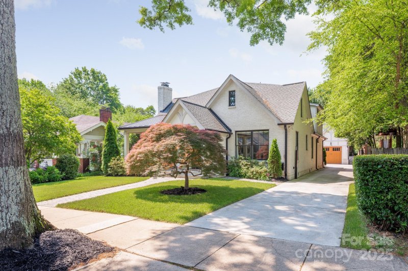 Property image 2 at 2304 Commonwealth Avenue, Charlotte, NC 28205