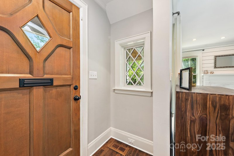 Property image 4 at 2304 Commonwealth Avenue, Charlotte, NC 28205